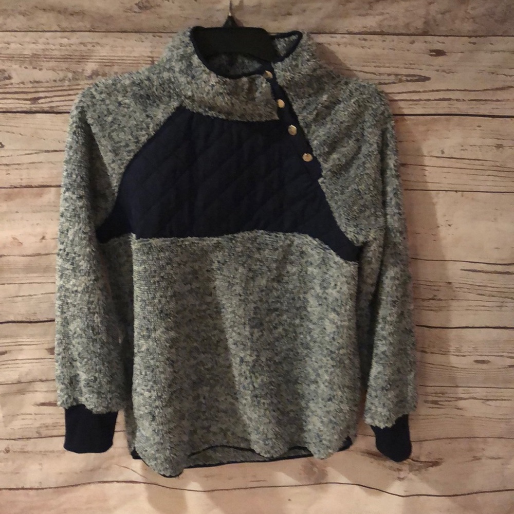 Women’s button pullover fleece
